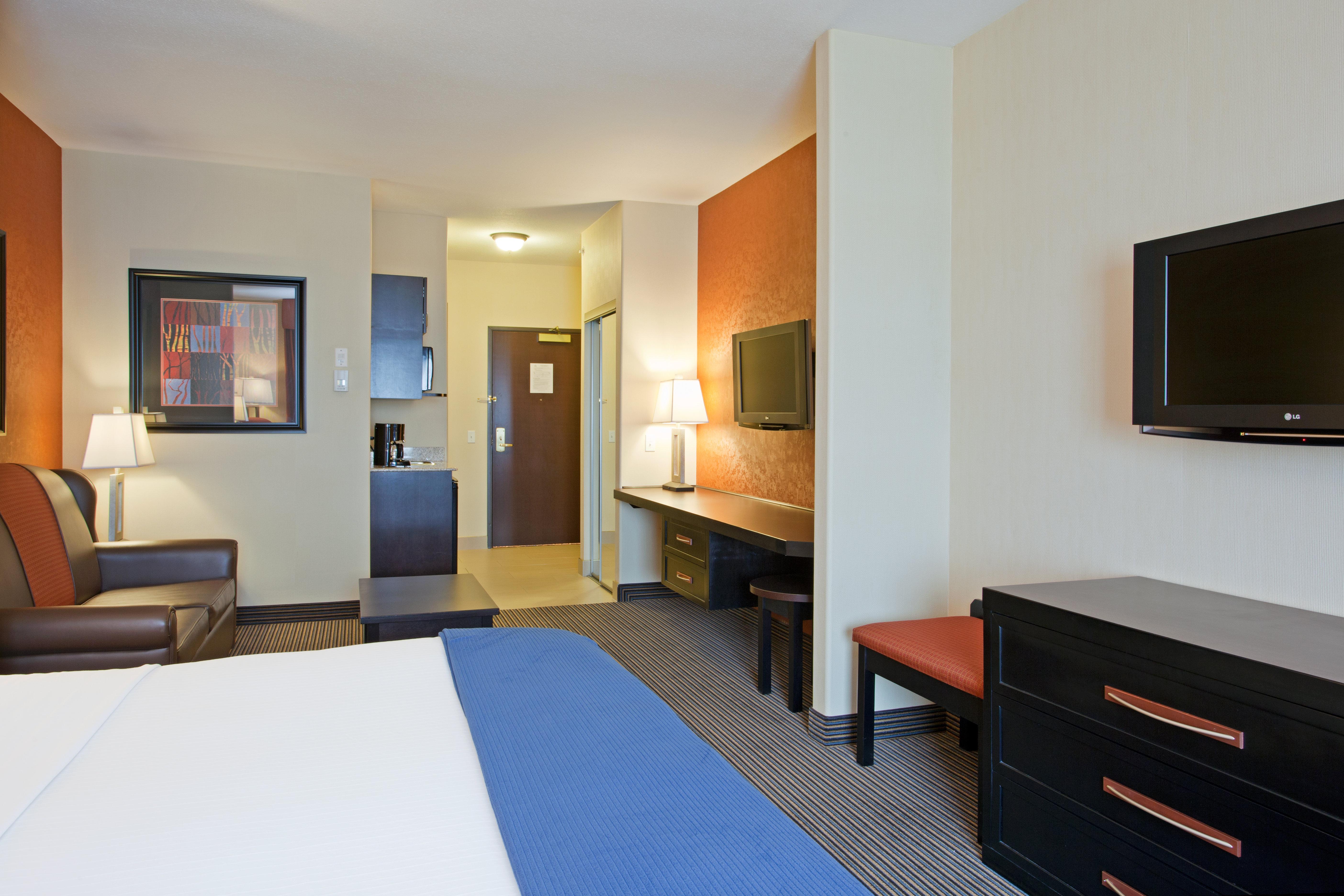 Holiday Inn Express Airport Calgary By Ihg Exterior foto