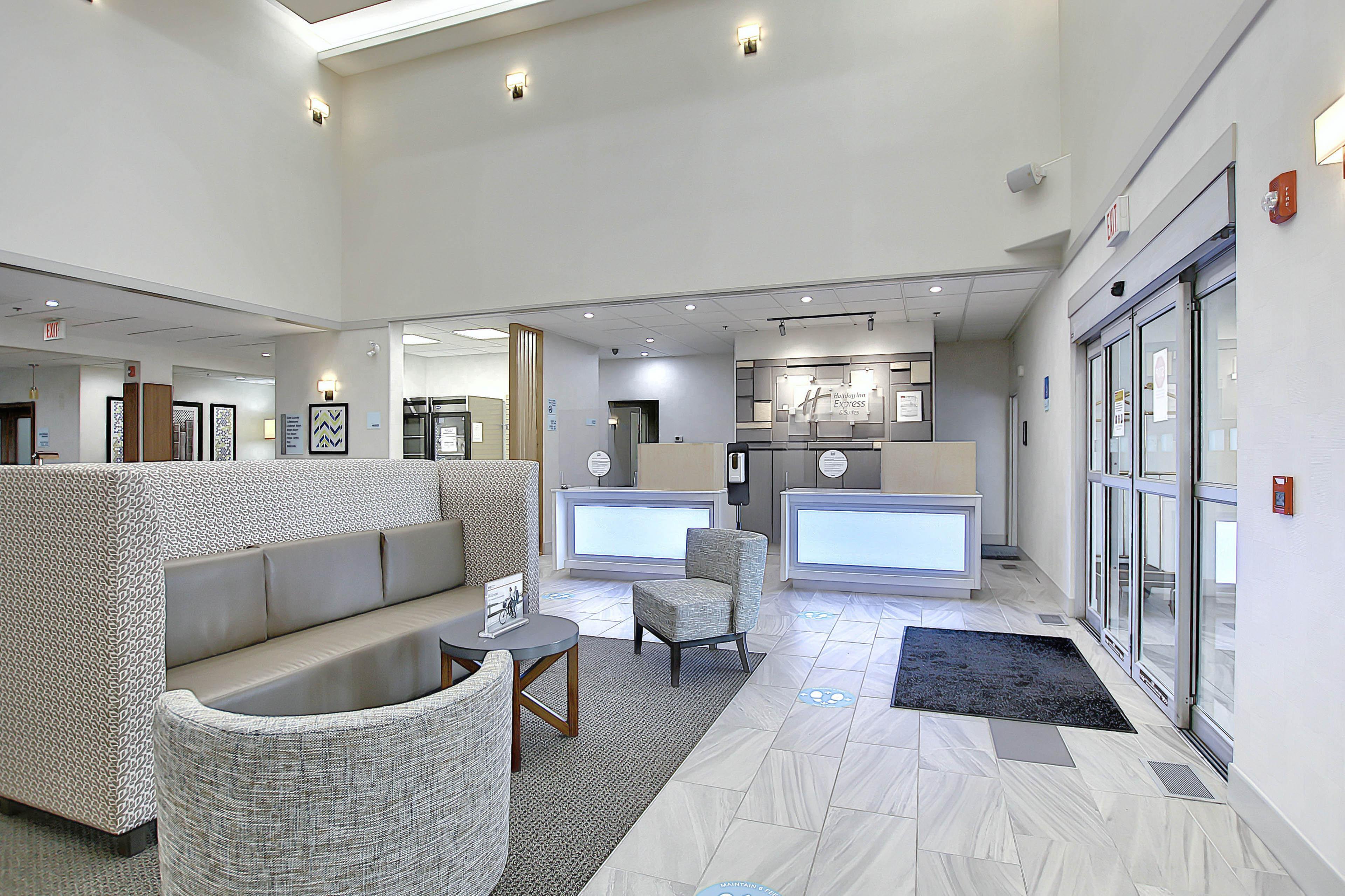 Holiday Inn Express Airport Calgary By Ihg Exterior foto
